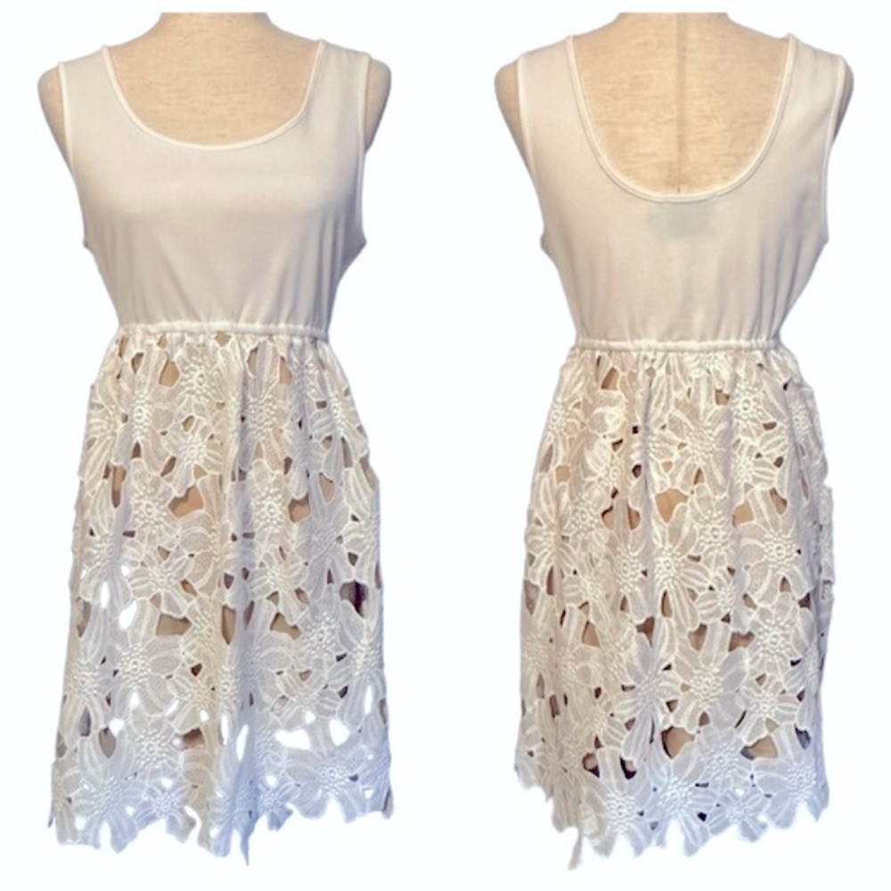 Judith March White Crochet/Lace Dress Tan Lining Large 466D-1‎